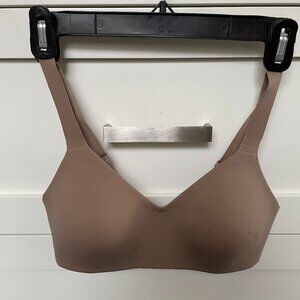 Lululemon Hold True Bra Supportive Light Ultralu Fabric Soft Sand Tan 32B NWOT